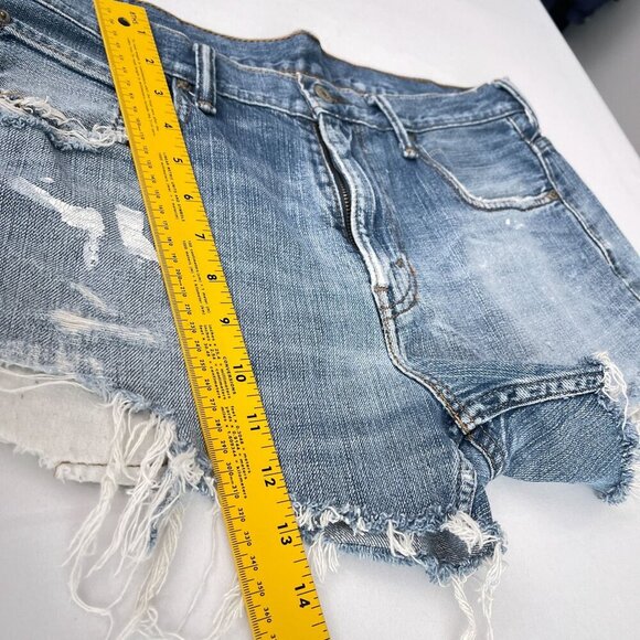 Levis‎ 569 Distressed Hi-Rise Cutoff Denim Shorts Vintage Womens 33 Frayed Hem - Picture 9 of 10